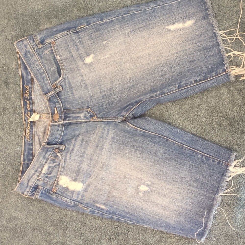 Abercrombie and Fitch cut off jean shorts size 4